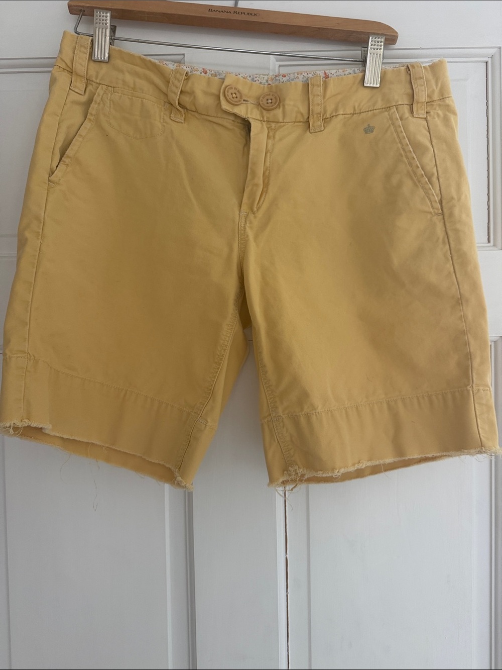 Yellow Casual Frayed Hem Shorts